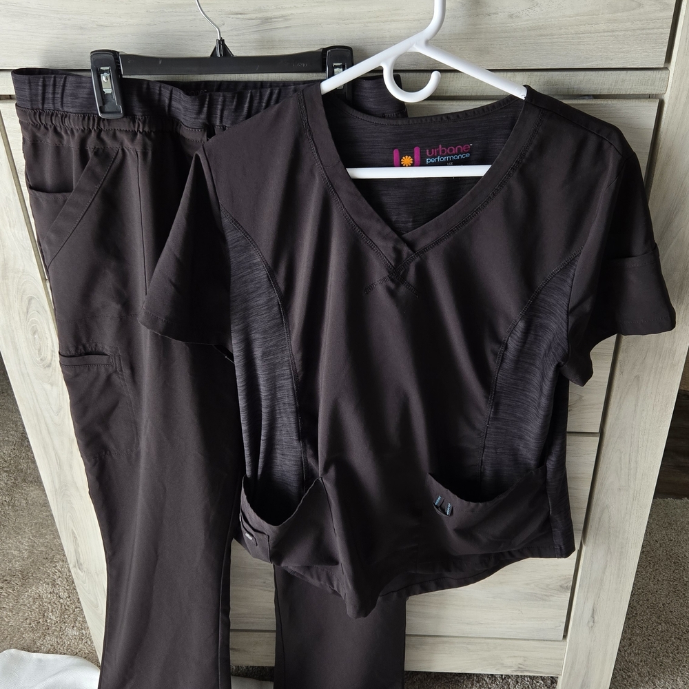 Urbane Scrub Set in Black